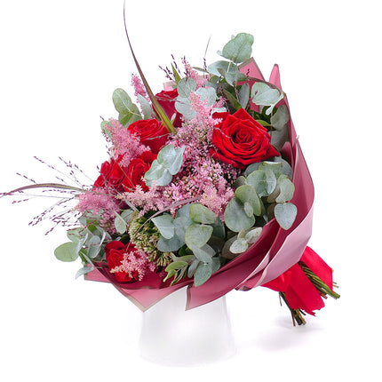 03000657_edes-voros-rozsak-es-astilbe
