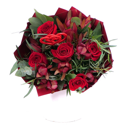 03000658_edes-voros-rozsa-leucadendron