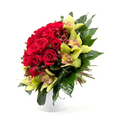 03001354_szenvedelyes-voros-rozsak-orchideaval