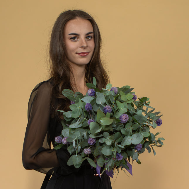03101204_eukaliptusz-csokor-orok-lila-scabiosa-viragzattal