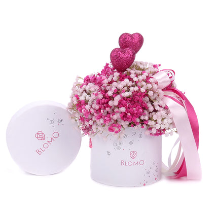 03101528_irigo-feher-blomo-doboz-s-rozsaszin-gypsophila-es-szivek